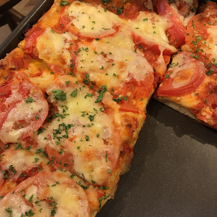 フォカッチャピザ