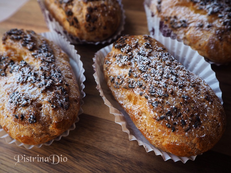 黒ゴマシュークリーム